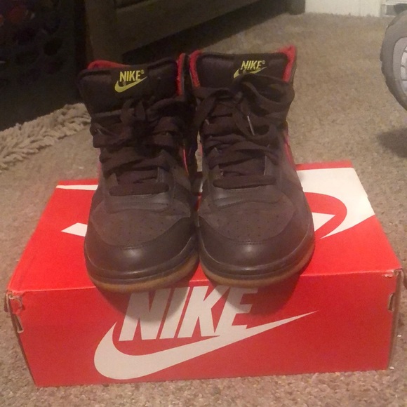 air forces with red check